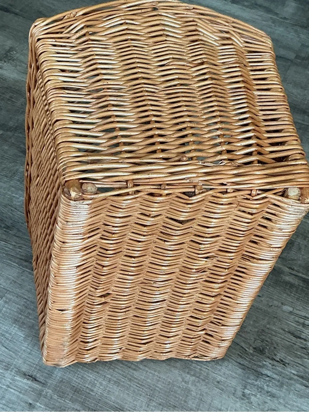 Vintage Wicker Magazine Rack Divided Storage Basket Boho Rattan Vinyl Holder 16”